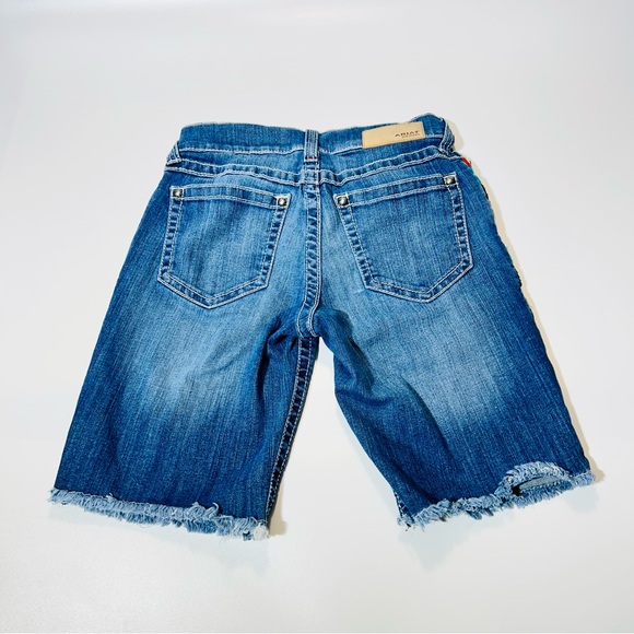 Ariat Jean shorts Bermuda shorts embroidered stretchy mid rise Women size 28 - Picture 2 of 9